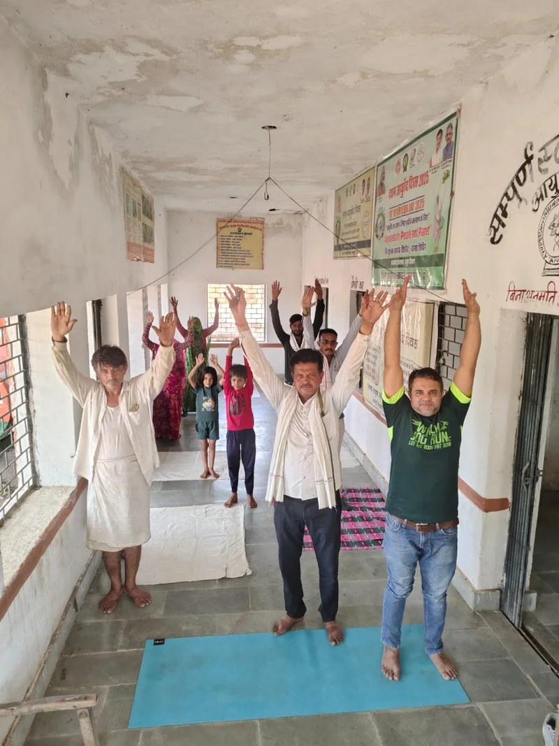आयुर्वेद दिवस के परिप्रेक्ष्य में आयुष मंदिरों में योग आधारित गतिविधियां हुई आयोजित