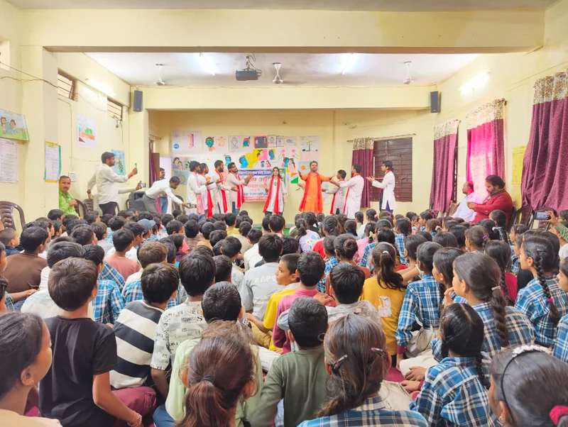 सेवा संकल्प अभियान के तहत नमो सेवा गाथा का प्रभावी नाट्य मंचन