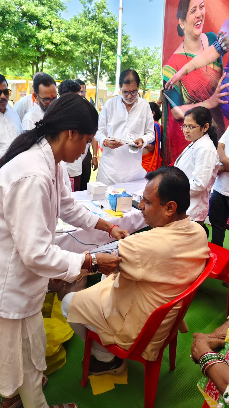 सेवा सेतु अभियान के अंतर्गत टीकमगढ़ जिले के सभी विकासखण्डों में स्वास्थ्य शिविर आयोजित जनप्रतिनिधियों एवं…